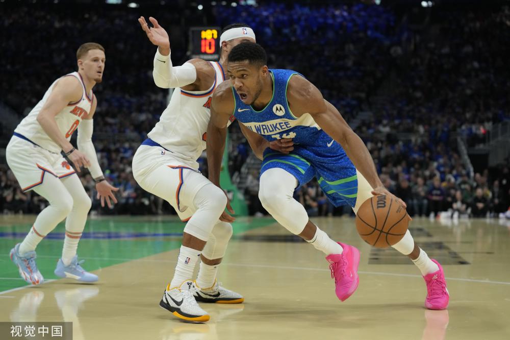 球迷们纷纷 球迷们纷纷